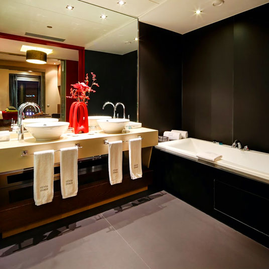 Olivia Plaza Hotel