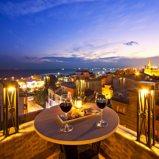 Amira Hotel