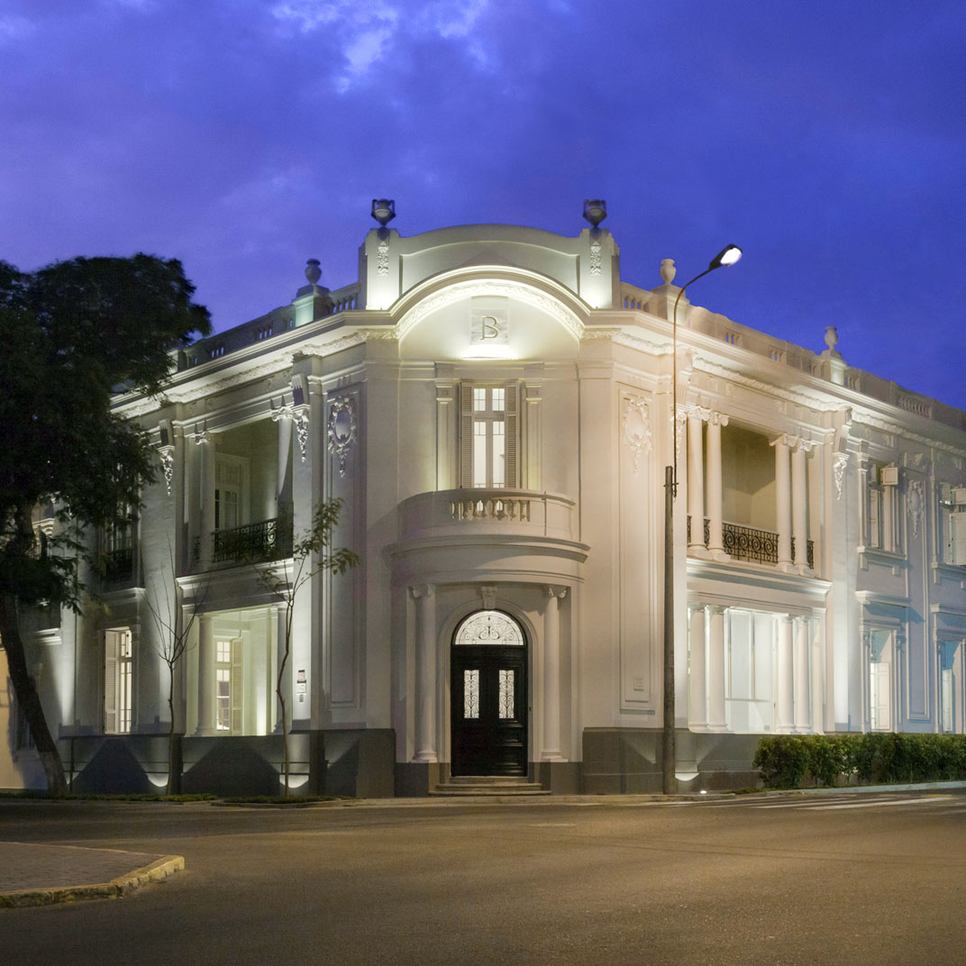 Hotel B