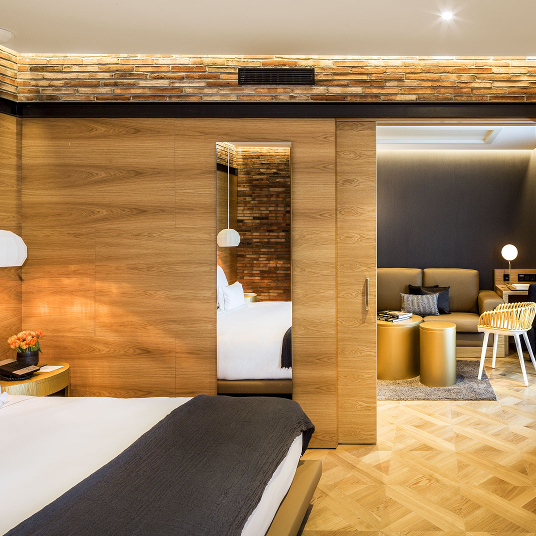 Monument Hotel
