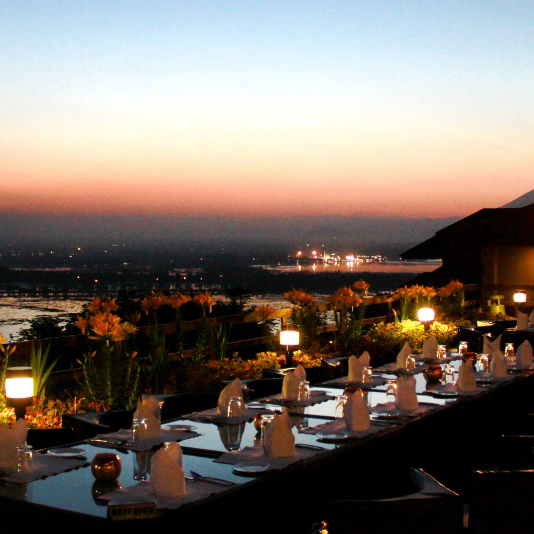 Vivanta by Taj Dal View Srinagar