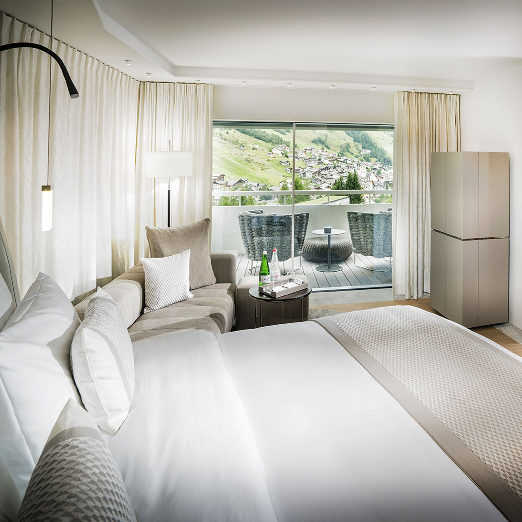 7132 Hotel