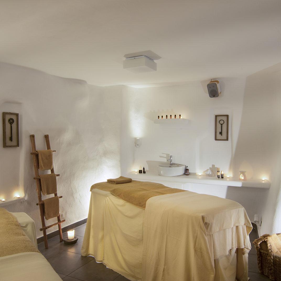 Santorini Secret Suites & Spa