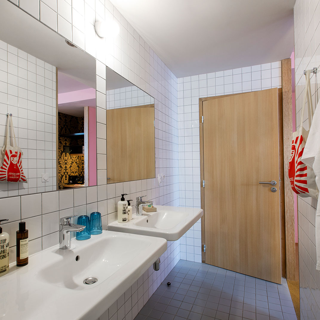 Mob Hotel Paris Les Puces
