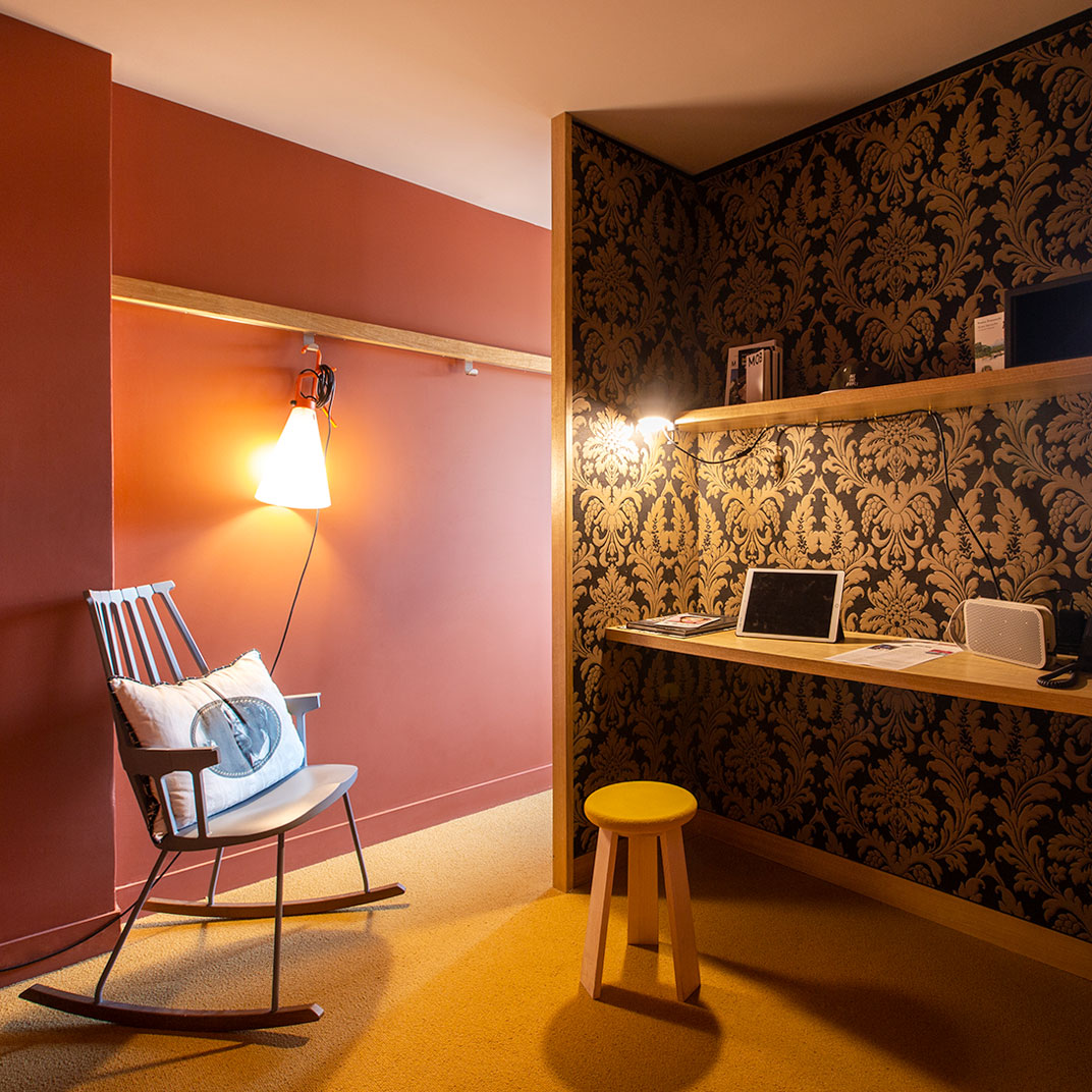 Mob Hotel Paris Les Puces
