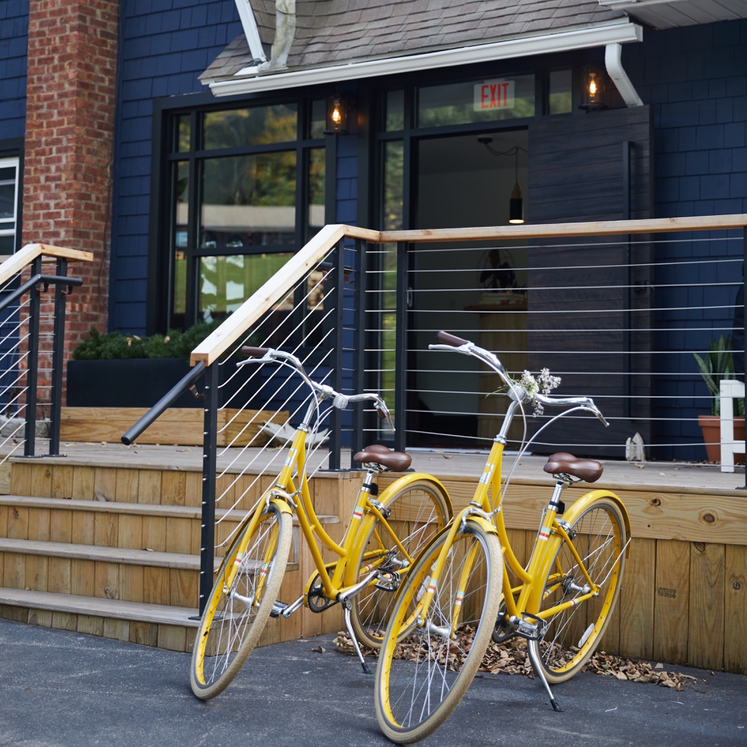 Eastwind - Hotel & Bar